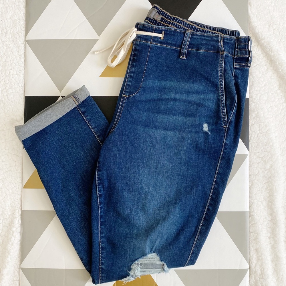 Torrid Pull-On Weekend Straight Super Soft Mid-Rise Jean 2R